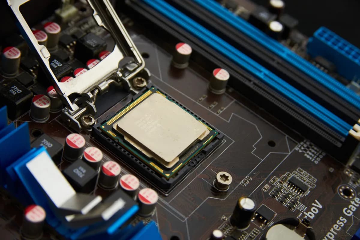 Cloud computing infrastructure powering scalable cloud applications